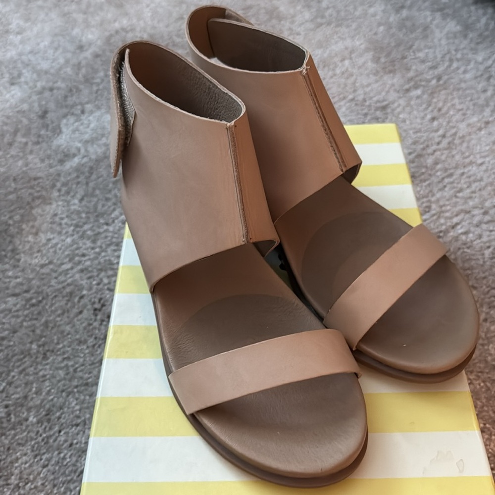 NWT vachetta leather sandals size 8 modern minimalist nude tan natural strappy